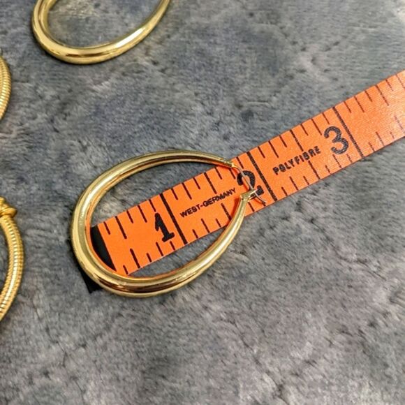 Vintage Classic Style Goldtone Hoop Earrings - 2 Pairs - Picture 4 of 7